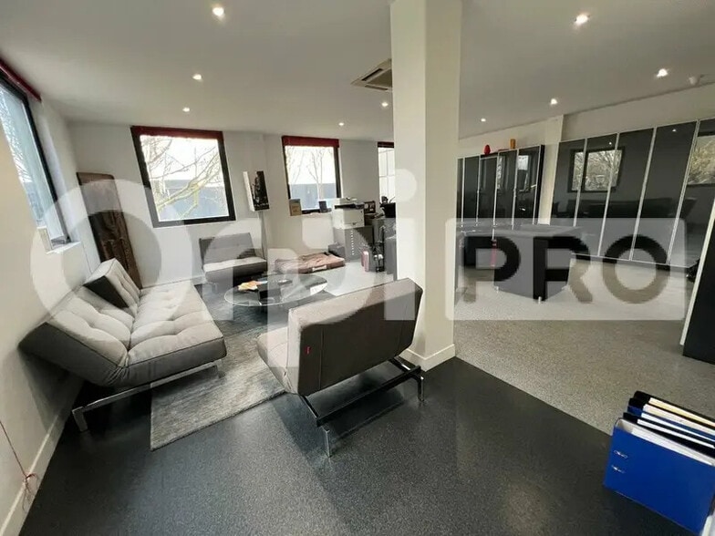 Bureau dans Grigny à vendre - Photo intérieure – Image 3 sur 7