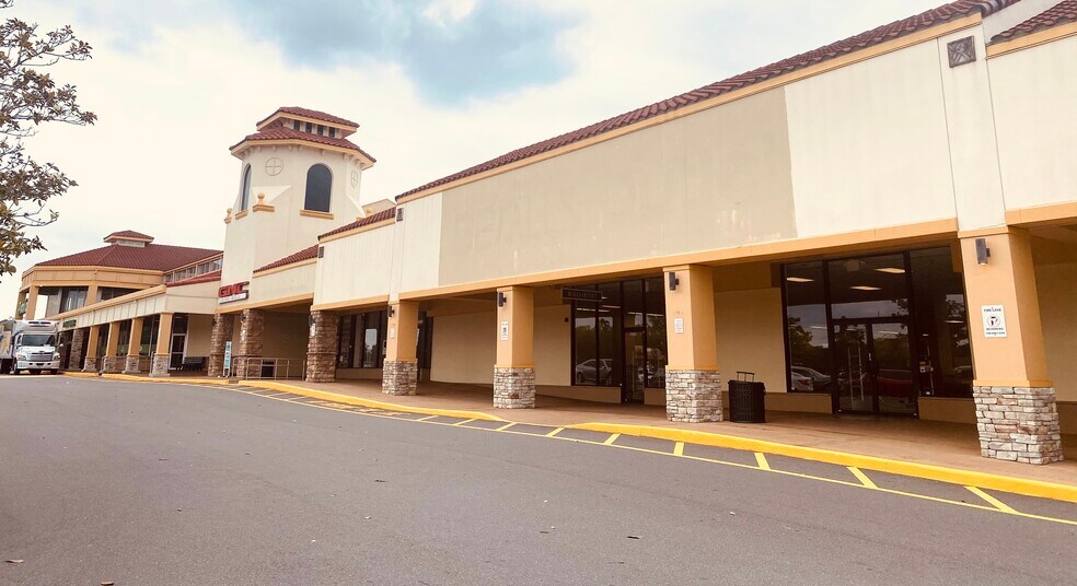 2556 Enterprise Rd, Orange City, FL à louer - Photo de l’immeuble – Image 2 sur 4