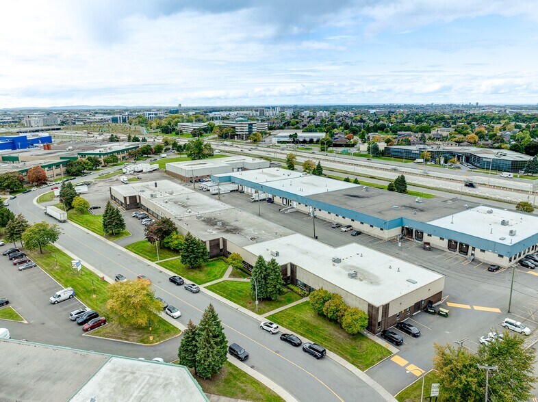 341-371 Rue Isabey, Saint-Laurent, QC à louer - Photo de l’immeuble – Image 3 sur 18