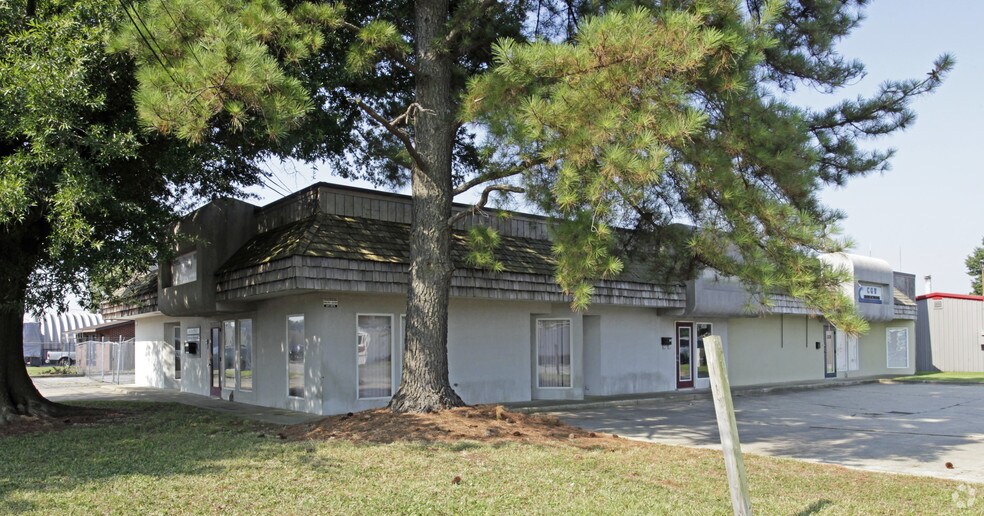 5001-5003 Admiral Wright Rd, Virginia Beach, VA à louer - Photo de l’immeuble – Image 2 sur 6