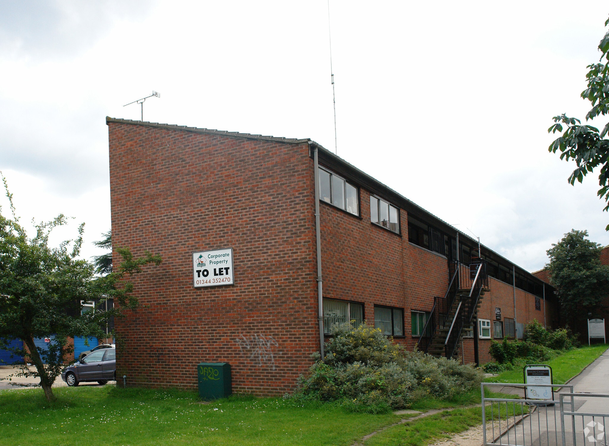 102-123 Liscombe, Bracknell à louer Photo principale– Image 1 sur 5