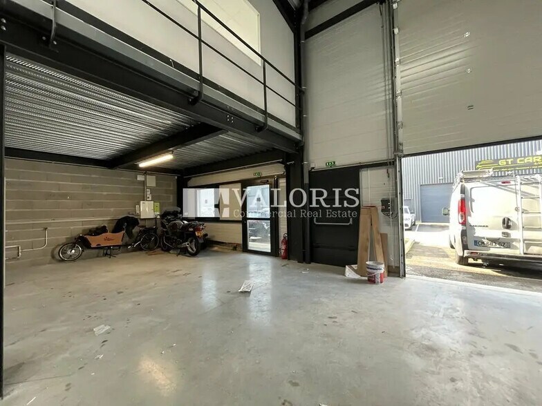 Local d'activités dans Genay à vendre - Photo de l’immeuble – Image 2 sur 5