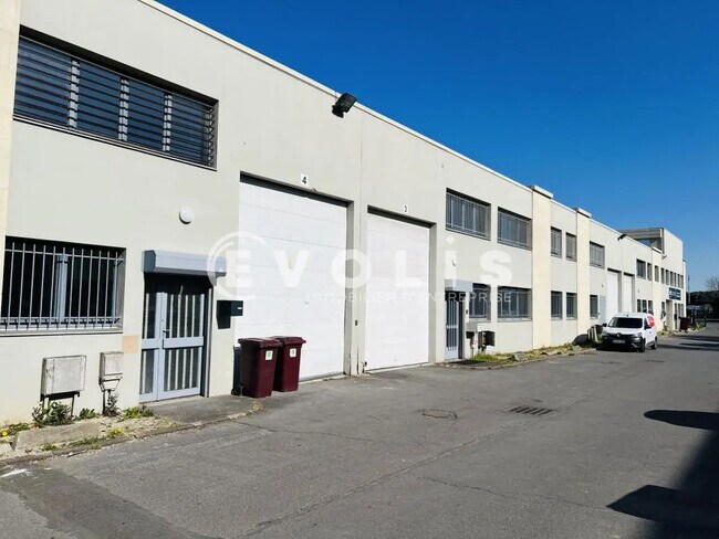 Plus de détails pour 35 Boulevard De Beaubourg, Émerainville - Local d'activités à louer