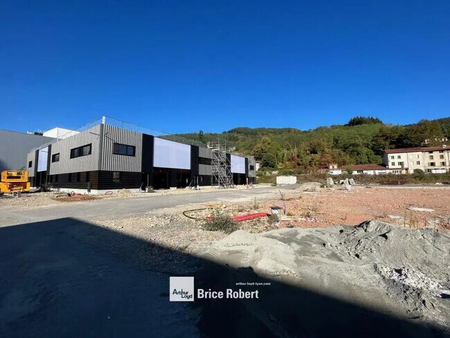 Plus de détails pour Local d’activités à vendre