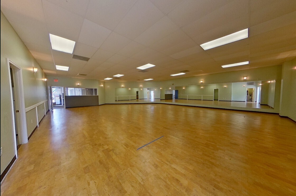 2221 S Ferdon Blvd, Crestview, FL à louer Photo de l’immeuble– Image 1 sur 7