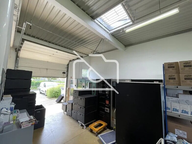 Industriel/Logistique dans Trappes à louer - Photo de l’immeuble – Image 2 sur 14