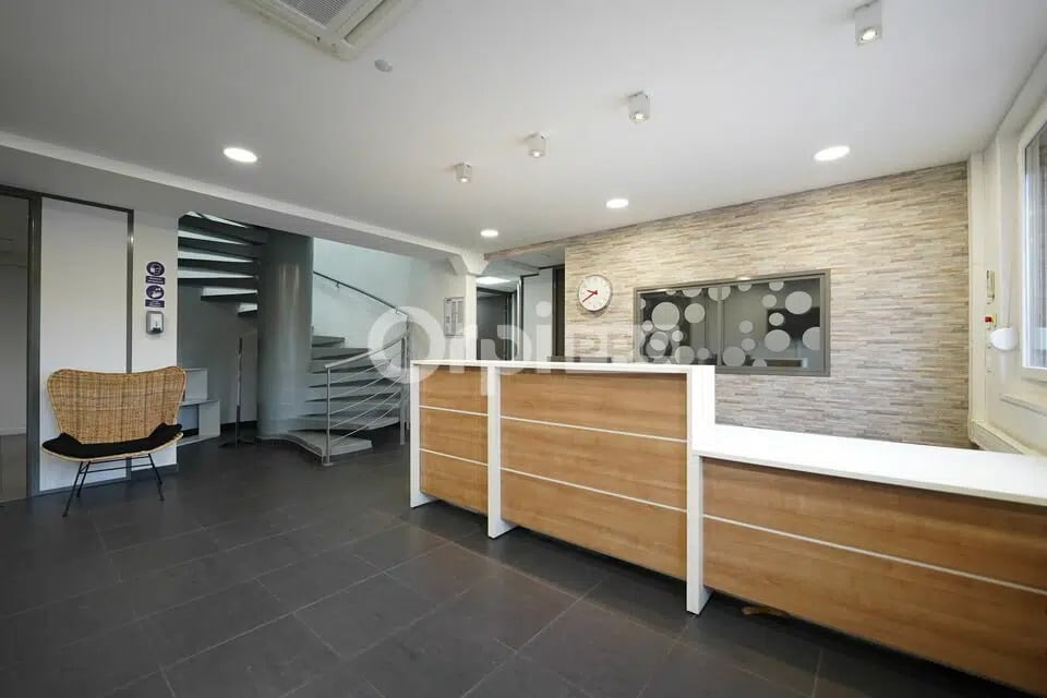 Bureau dans Caluire-et-Cuire à louer Hall d’entrée– Image 1 sur 11