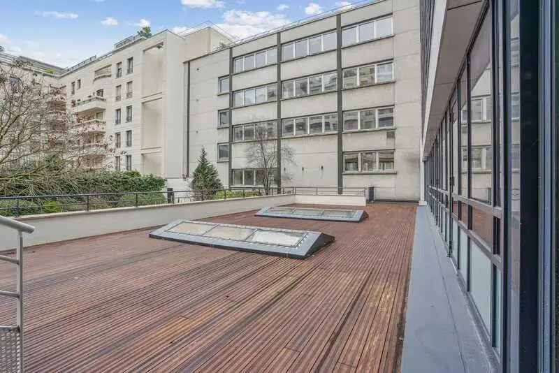 Bureau dans Levallois-Perret à louer - Photo de l’immeuble – Image 2 sur 9