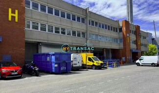 Plus de détails pour Local d'activités à louer