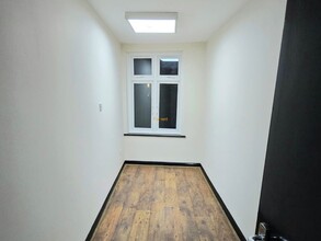 109-111 New Rd, Londres à louer Photo intérieure– Image 1 sur 3