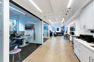 119-121 W 57th St, New York, NY à louer Photo intérieure– Image 1 sur 9