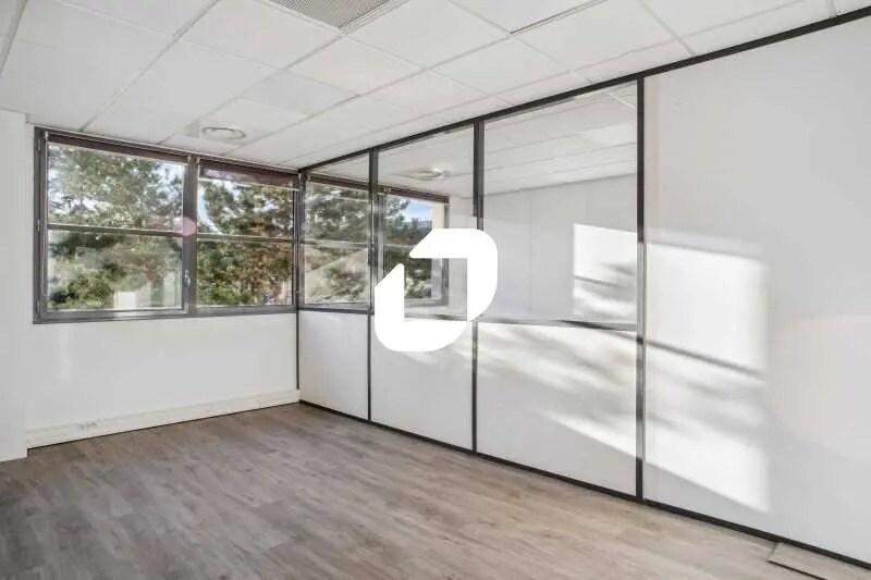 204 Route De Vourles, Saint-Genis-Laval à louer - Photo de l’immeuble – Image 3 sur 13