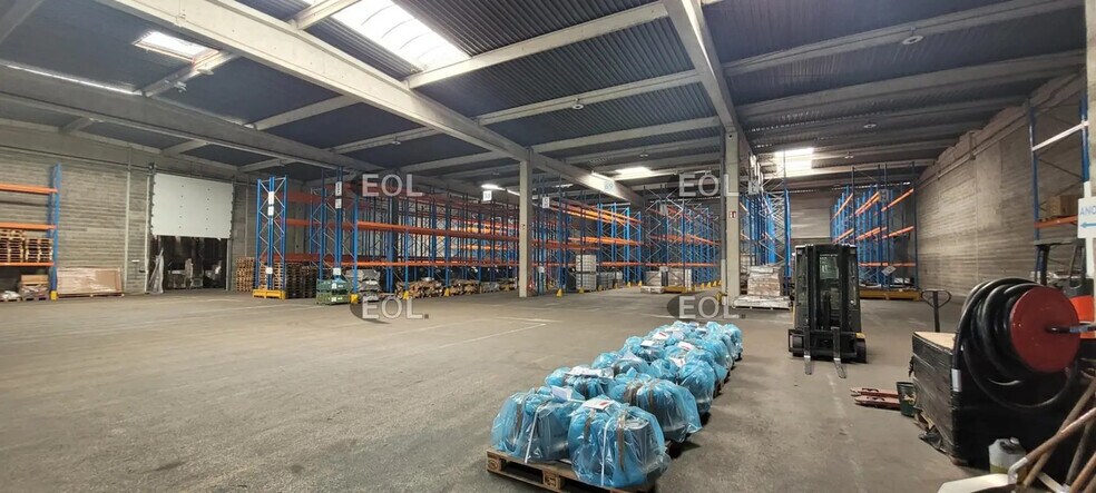 Industriel/Logistique dans Saint-Quentin-Fallavier à vendre - Photo de l’immeuble – Image 2 sur 5
