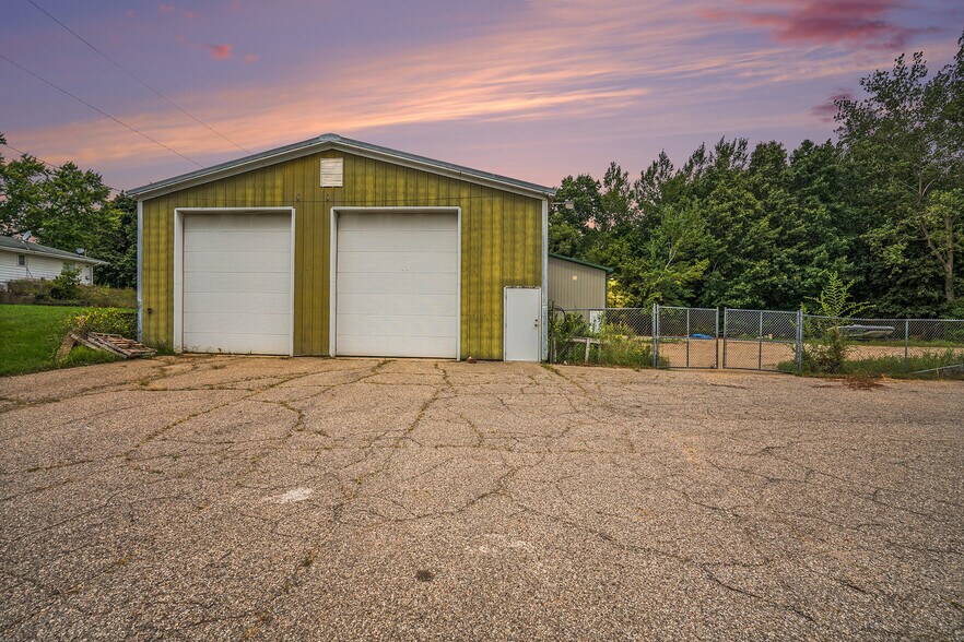 17050 M-86 Hwy, Three Rivers, MI à vendre - Photo de l’immeuble – Image 2 sur 31