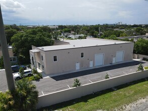 684 SW 7th Ter, Dania Beach, FL - Vue aérienne vue de carte - Image1
