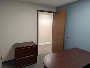 801 W Bay Dr, Largo, FL à louer Photo intérieure– Image 2 sur 13