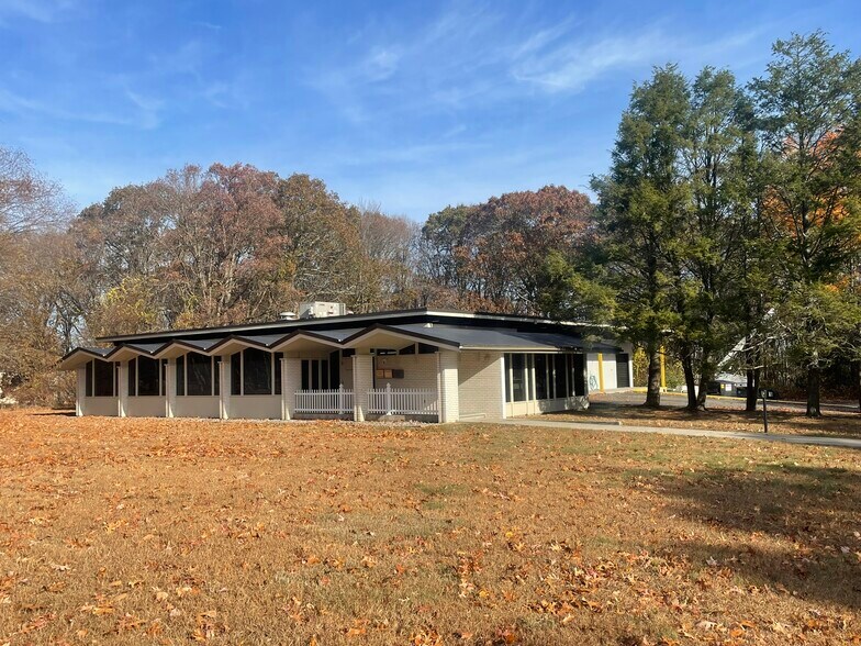 271 Jenckes Hill Rd, Lincoln, RI à vendre - Photo de l’immeuble – Image 3 sur 12
