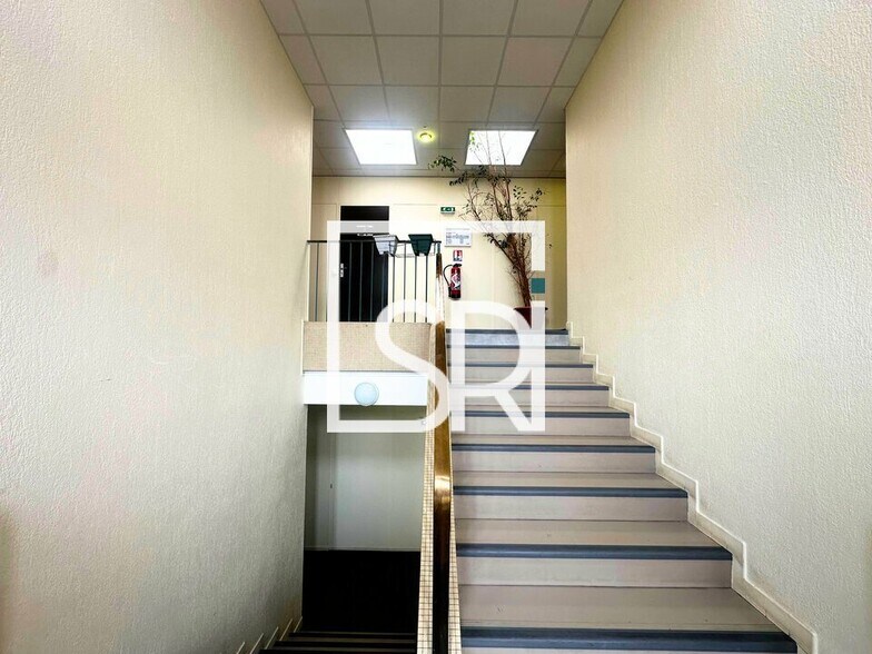 Industriel/Logistique dans Cournon-d'Auvergne à louer - Hall d’entrée – Image 1 sur 29