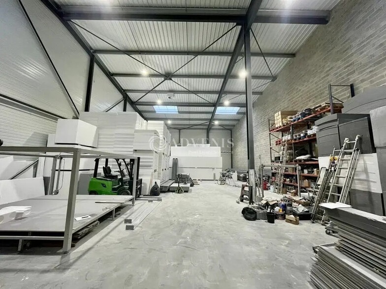 Local d’activités dans Cormeilles-en-Parisis à louer - Photo intérieure – Image 2 sur 10