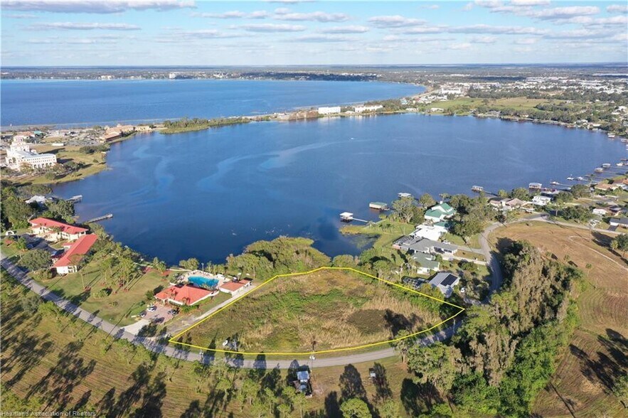 136 Lake Drive Blvd, Sebring, FL à vendre - Photo de l’immeuble – Image 2 sur 3