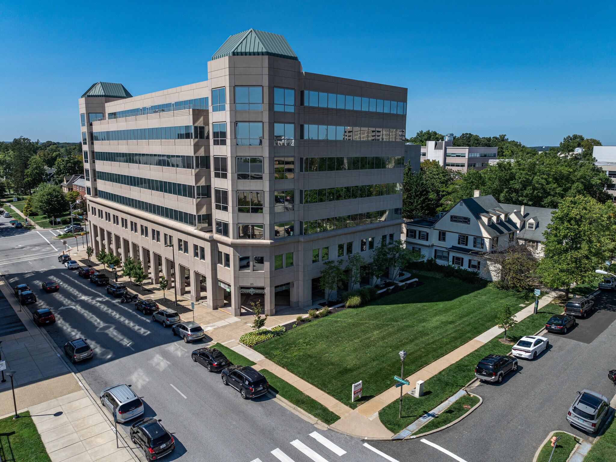 210 W Pennsylvania Ave, Towson, MD à louer Photo de l’immeuble– Image 1 sur 25