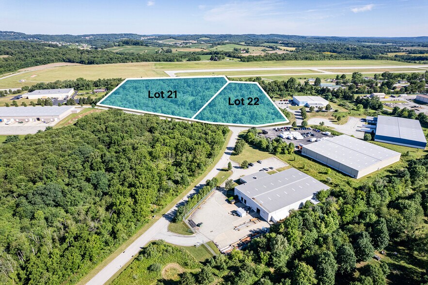 Cherry Hills Dr, Latrobe, PA à vendre - Aérien – Image 2 sur 2