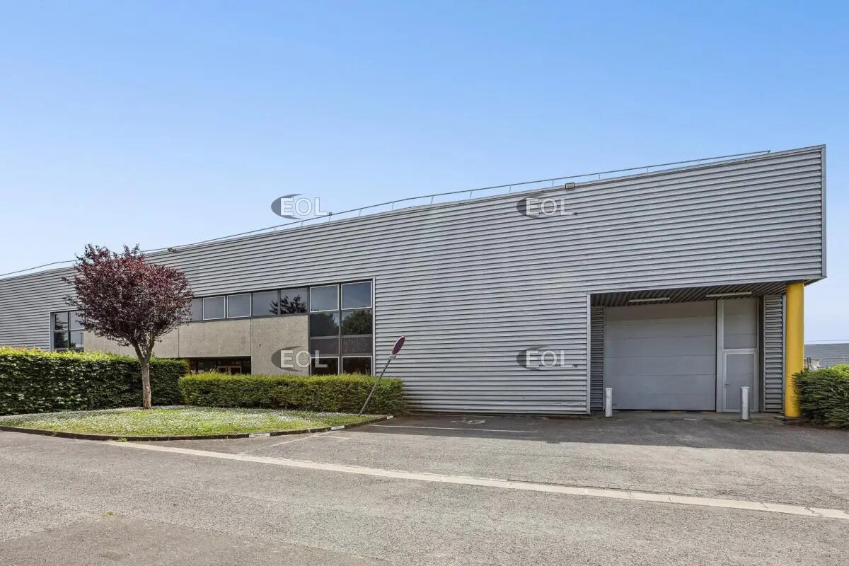 Local d’activités dans Le Mesnil-Amelot à louer Photo principale– Image 1 sur 2