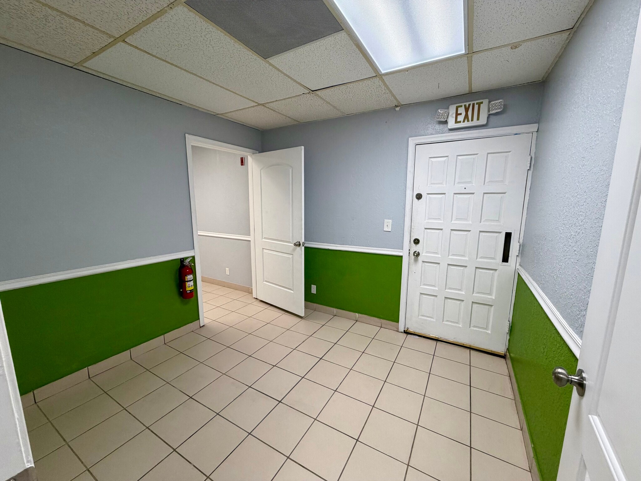 2331 N State Road 7, Lauderhill, FL à louer Photo intérieure– Image 1 sur 11