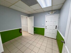2331 N State Road 7, Lauderhill, FL à louer Photo intérieure– Image 1 sur 11