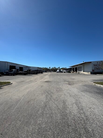 5404 33rd St E, Bradenton, FL à louer - Photo de l’immeuble – Image 2 sur 16
