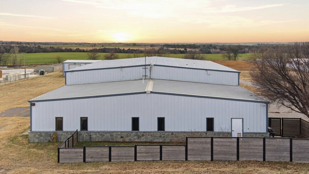 15160 NW Expressway, Piedmont, OK à louer - Photo de l’immeuble – Image 2 sur 7