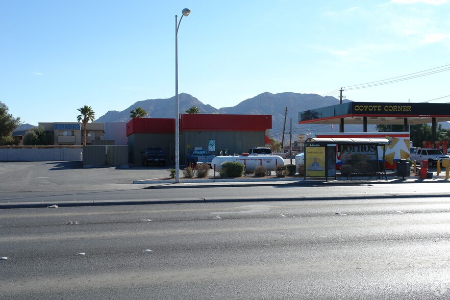 5118 E Lake Mead Blvd, Las Vegas, NV à vendre - Photo de l’immeuble – Image 2 sur 17