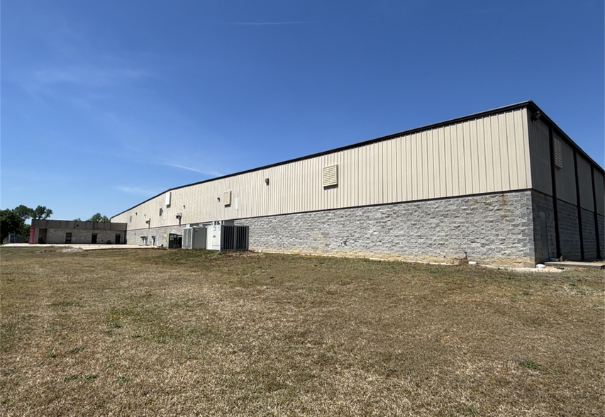 100 Industrial Rd, Red Springs, NC à louer - Photo de l’immeuble – Image 3 sur 10