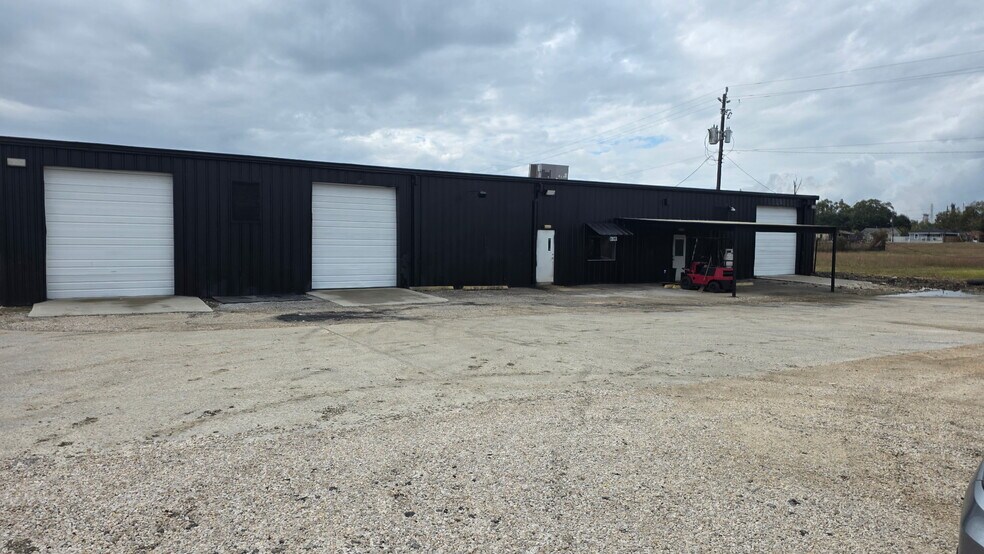 1801 Decker Dr, Baytown, TX à louer - Photo principale – Image 1 sur 8