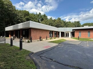 Plus de détails pour 50 Tower Ln, Avon, CT - Local d’activités à vendre