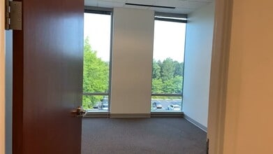 1745 N Brown Rd, Lawrenceville, GA à louer - Vidéo sur l’annonce professionnelle 