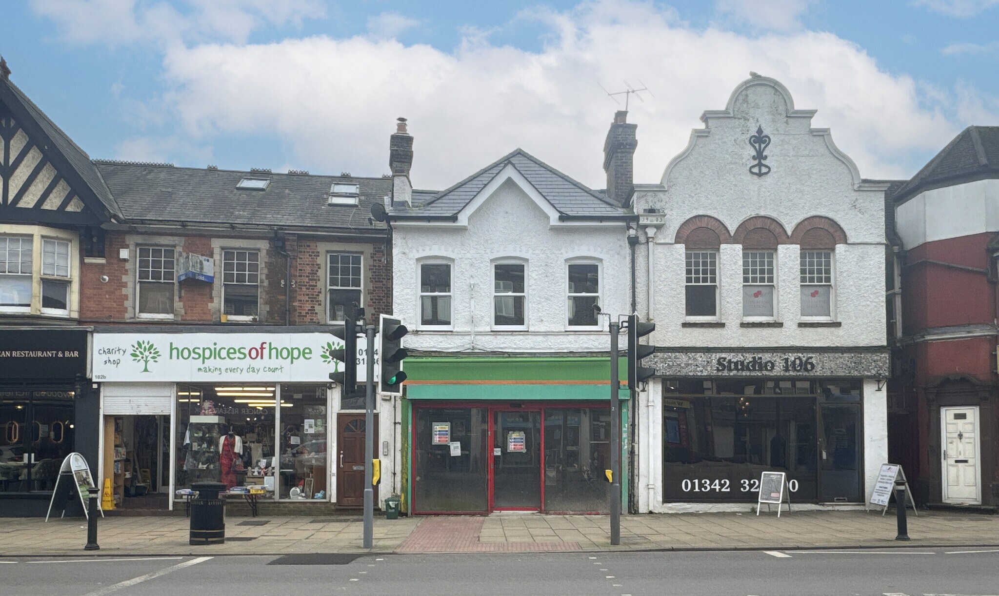 104 London Rd, East Grinstead à louer Photo de l’immeuble– Image 1 sur 5