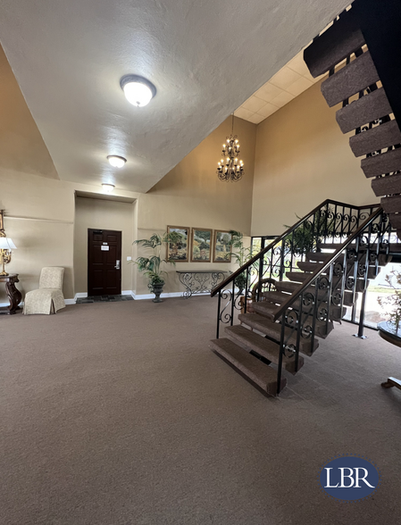 2323 S Washington Ave, Titusville, FL à vendre - Photo intérieure – Image 3 sur 4