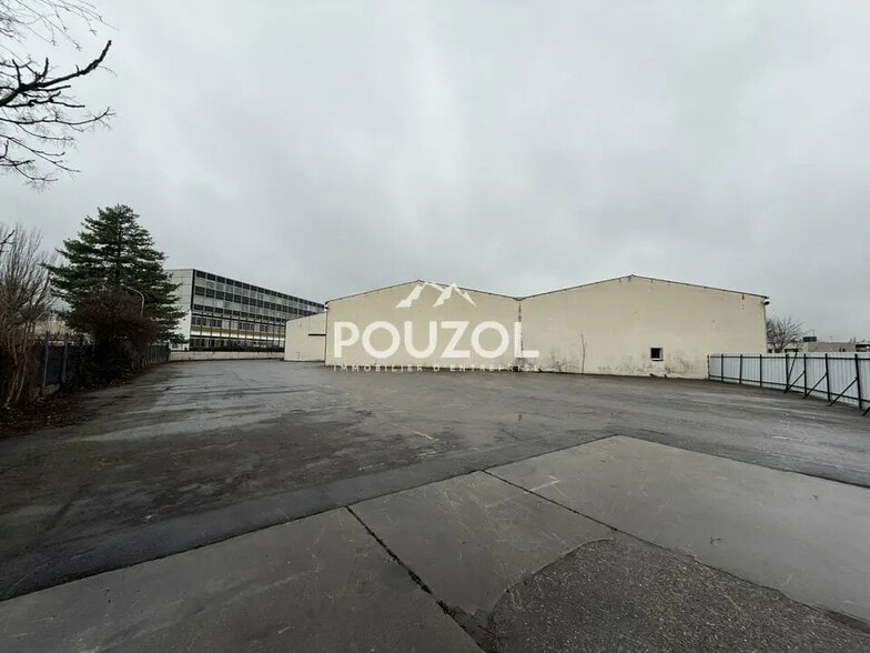 2 Rue Des Frères Lumière, Clermont-Ferrand à louer - Photo de l’immeuble – Image 1 sur 10