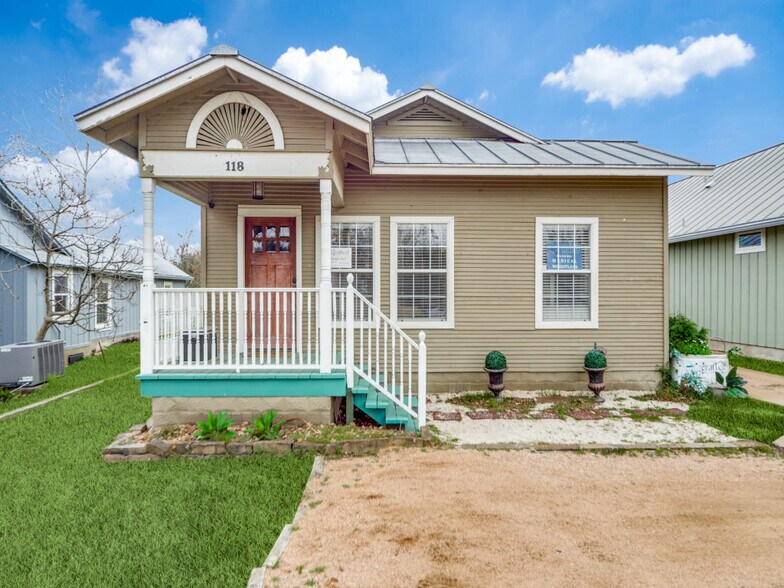 118 N Plant Ave, Boerne, TX à vendre - Photo de l’immeuble – Image 1 sur 15