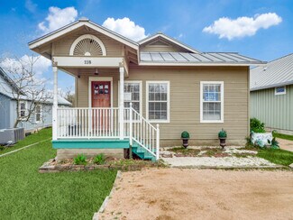 Plus de détails pour 118 N Plant Ave, Boerne, TX - Bureau à vendre