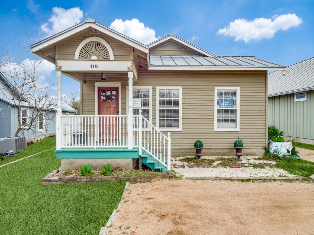 118 N Plant Ave, Boerne, TX à vendre Photo de l’immeuble– Image 1 sur 16