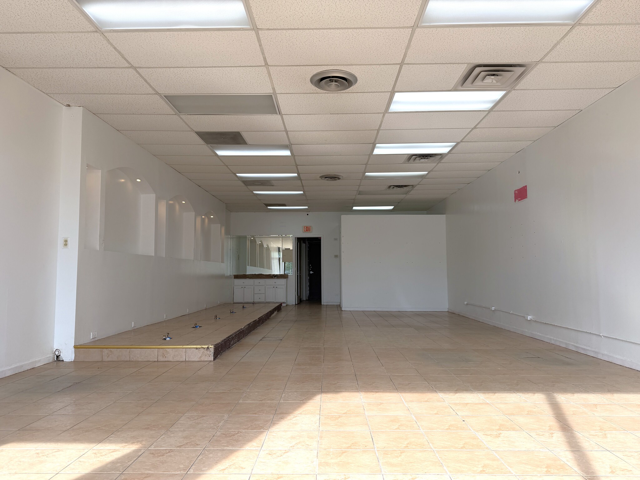 317-361 Schmidt Rd, Bolingbrook, IL à louer Photo intérieure– Image 1 sur 2