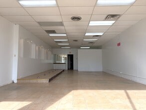 317-361 Schmidt Rd, Bolingbrook, IL à louer Photo intérieure– Image 1 sur 2