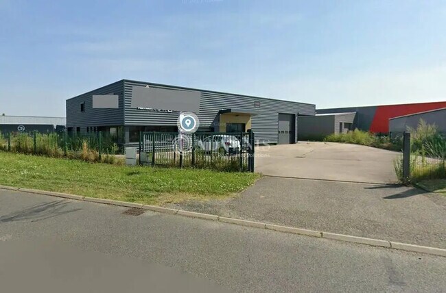 Plus de détails pour Local d'activités à louer