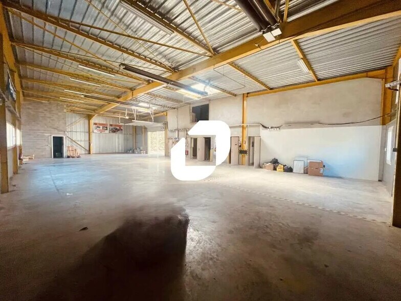 Local d'activités dans Béligneux à vendre - Photo de l’immeuble – Image 2 sur 13