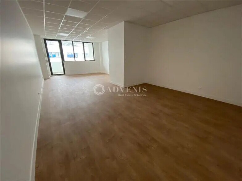 Bureau dans Serris à louer - Photo de l’immeuble – Image 1 sur 5