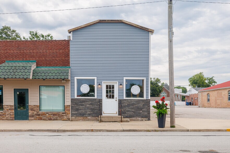215 E State St, Morocco, IN à vendre - Photo principale – Image 1 sur 17