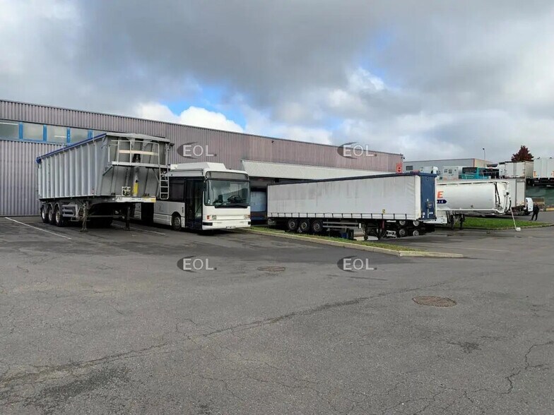 Industriel/Logistique dans Égly à louer - Photo de l’immeuble – Image 1 sur 5
