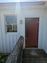 209 Marcy Ave, Riverhead, NY à louer Photo intérieure– Image 1 sur 4
